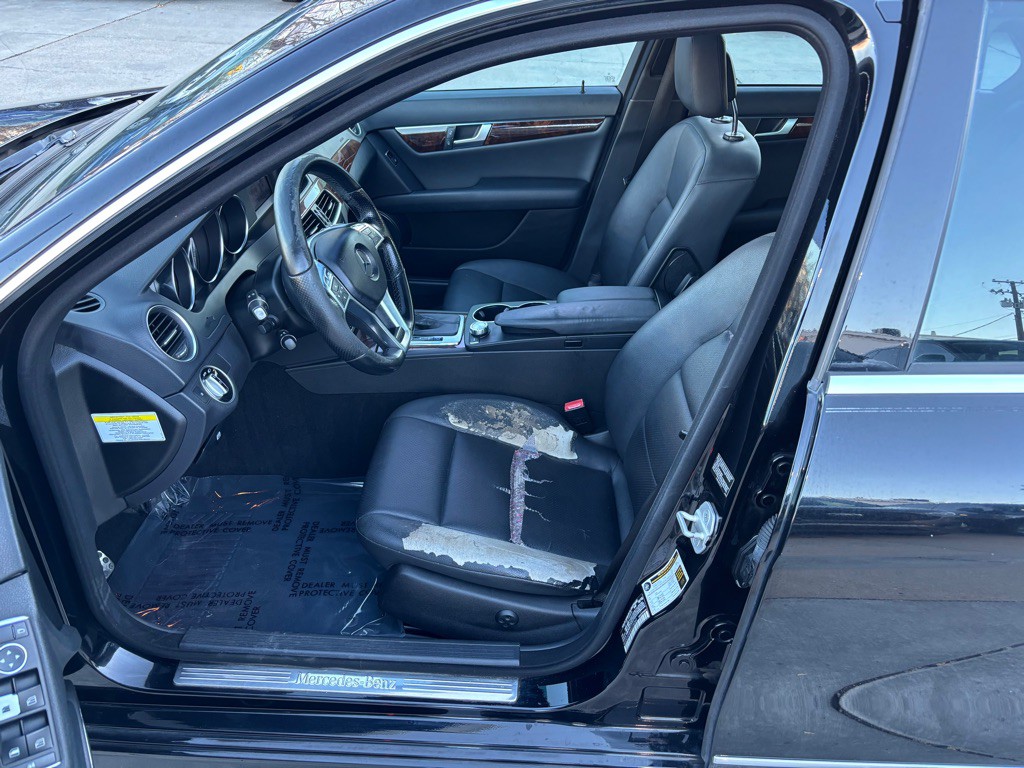 2014 Mercedes-Benz C-Class Image 25