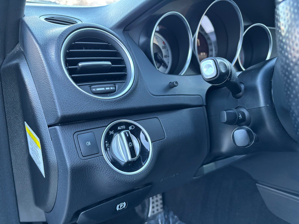 2014 Mercedes-Benz C-Class Image 31
