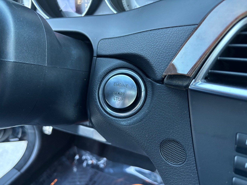 2014 Mercedes-Benz C-Class Image 32