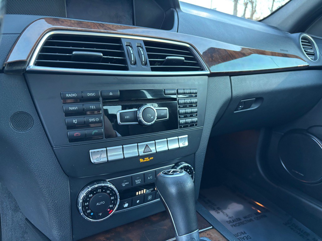 2014 Mercedes-Benz C-Class Image 34