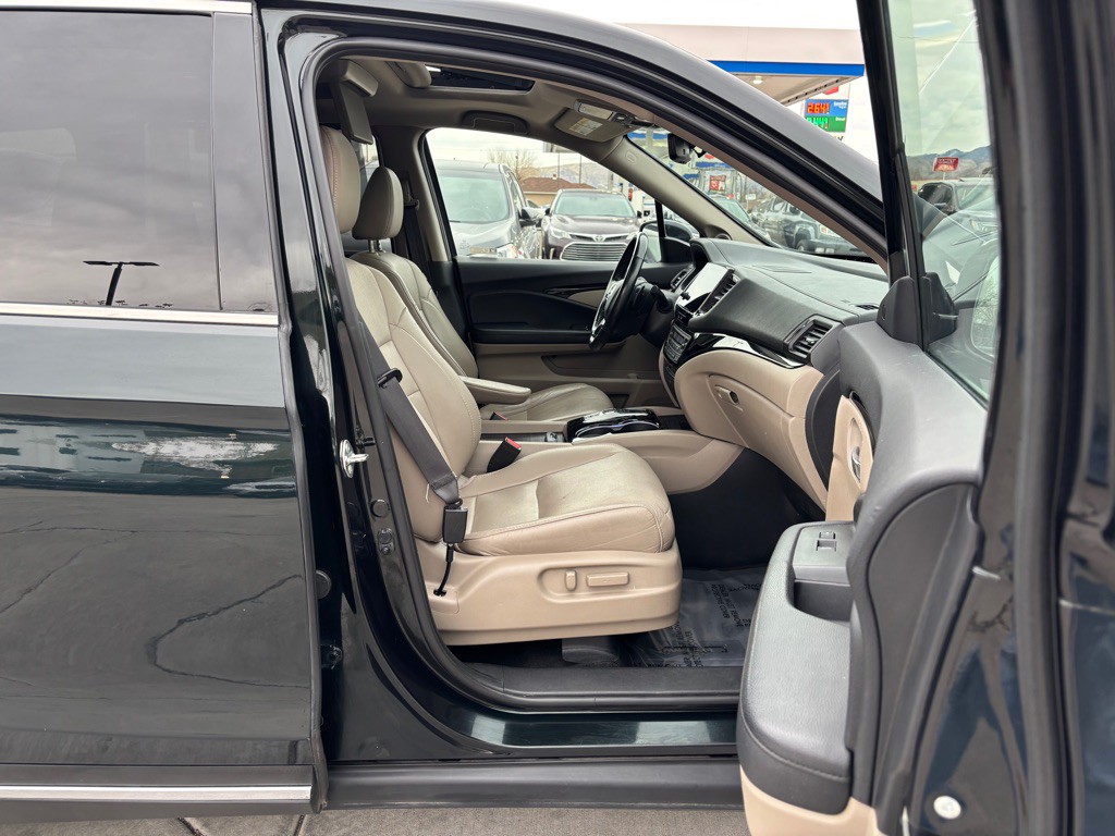 2019 Honda Pilot Image 16
