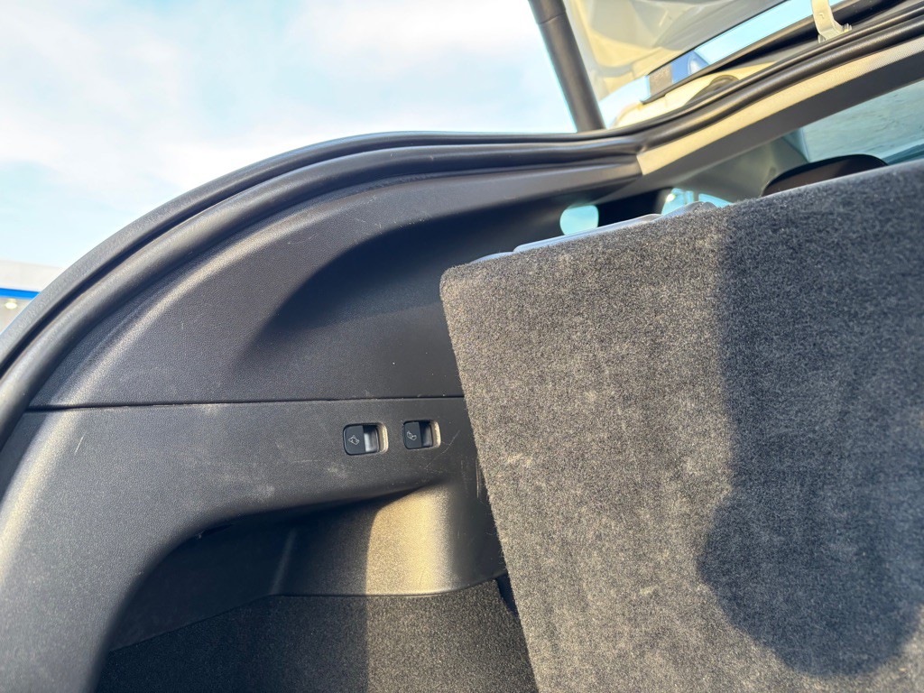 2021 Tesla Model Y Image 16