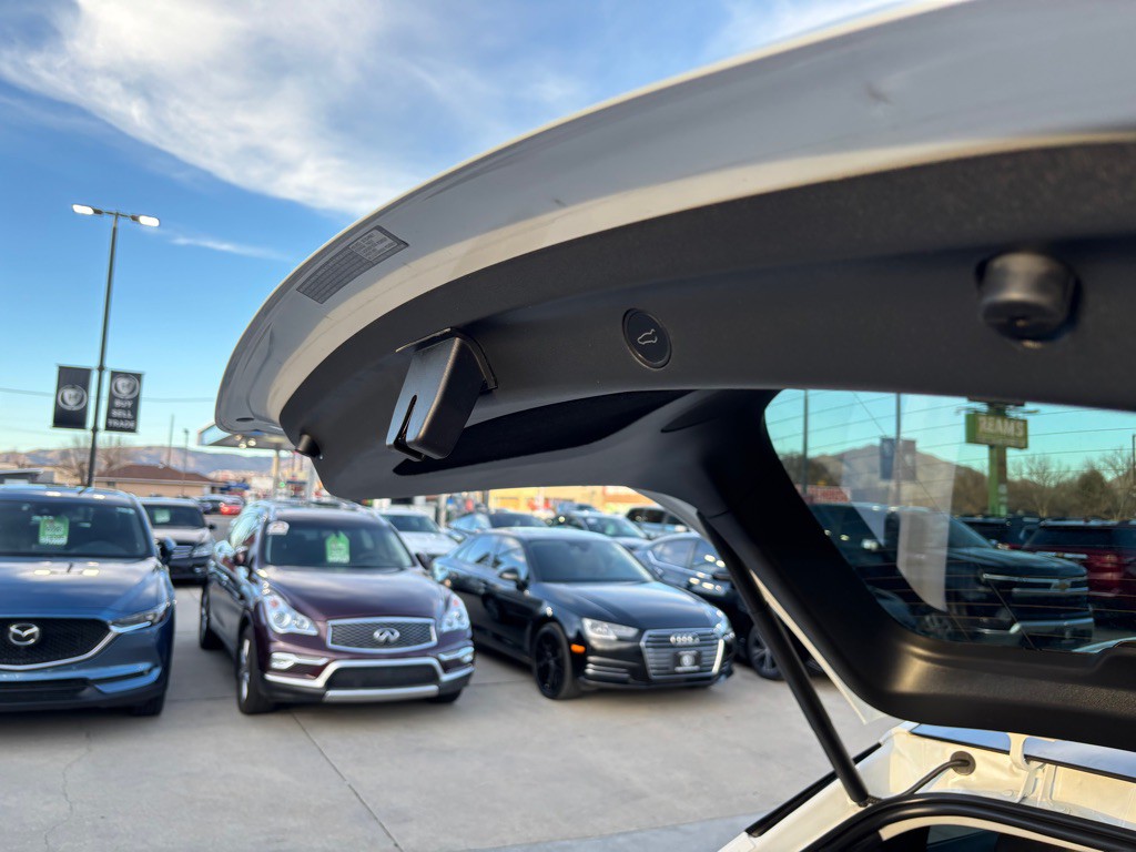 2021 Tesla Model Y Image 17