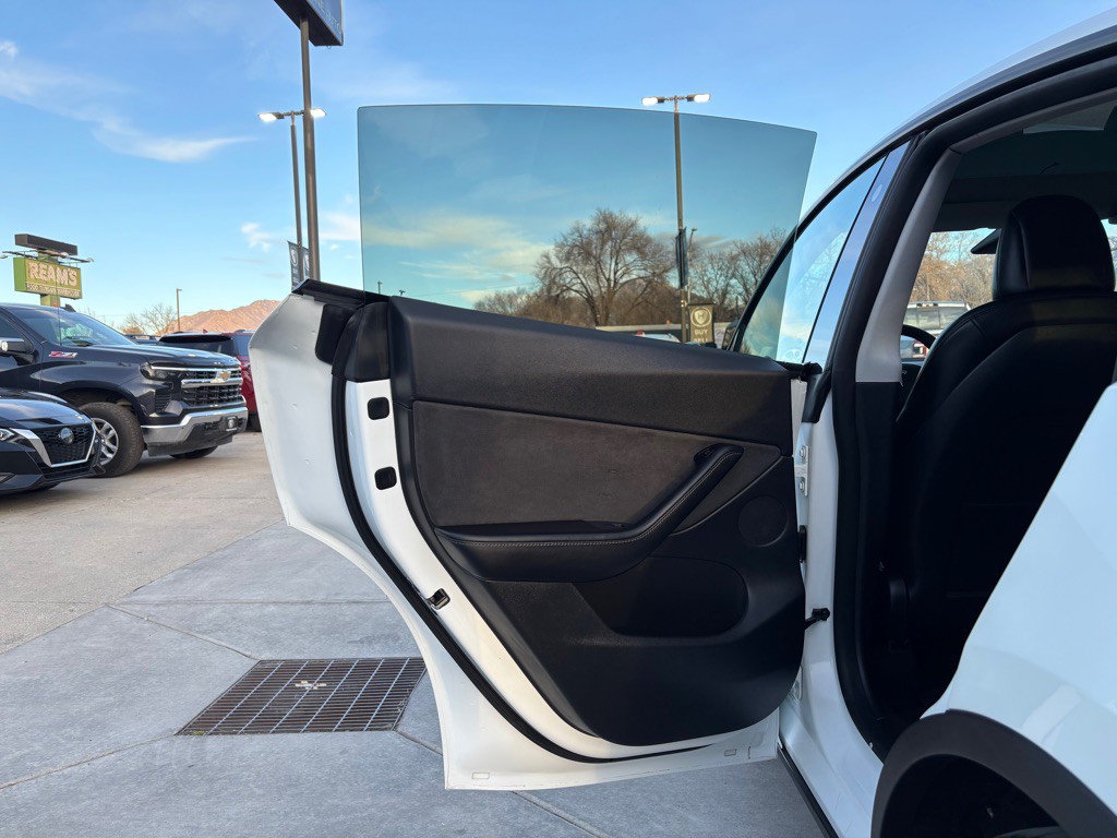 2021 Tesla Model Y Image 19
