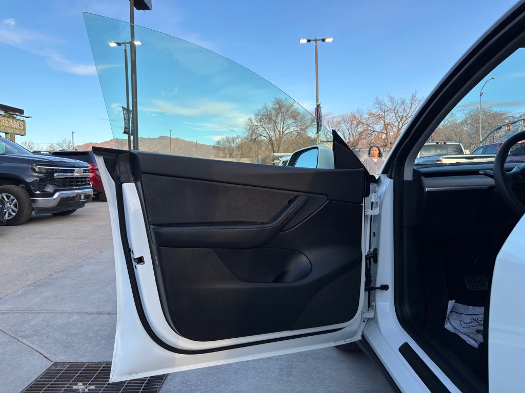 2021 Tesla Model Y Image 21