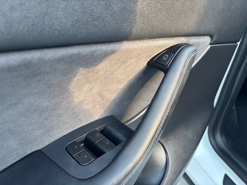 2021 Tesla Model Y Image 24