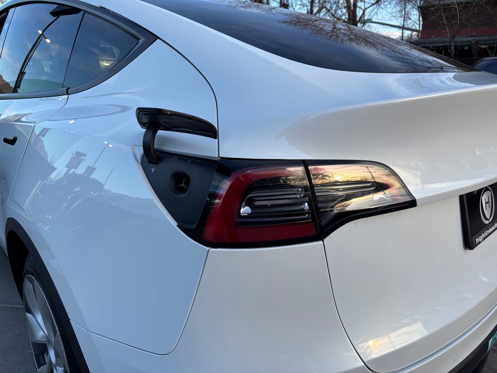 2021 Tesla Model Y Image 27