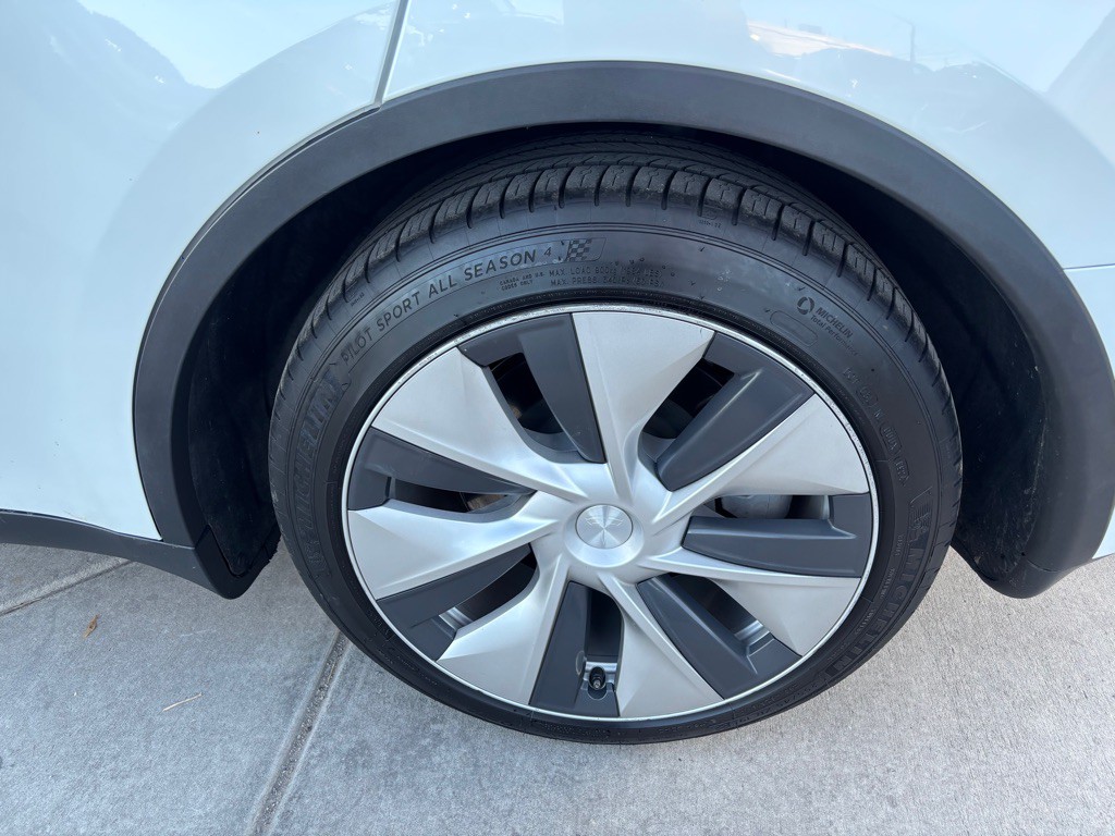 2021 Tesla Model Y Image 36