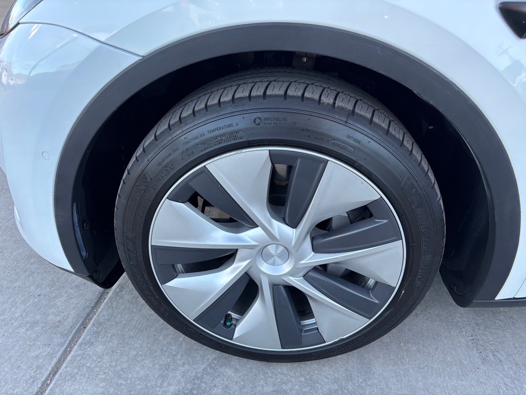 2021 Tesla Model Y Image 37