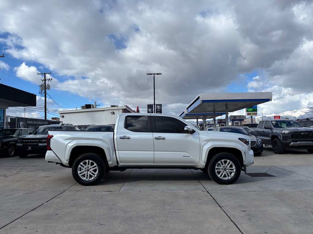 2024 Toyota Tacoma Image 9