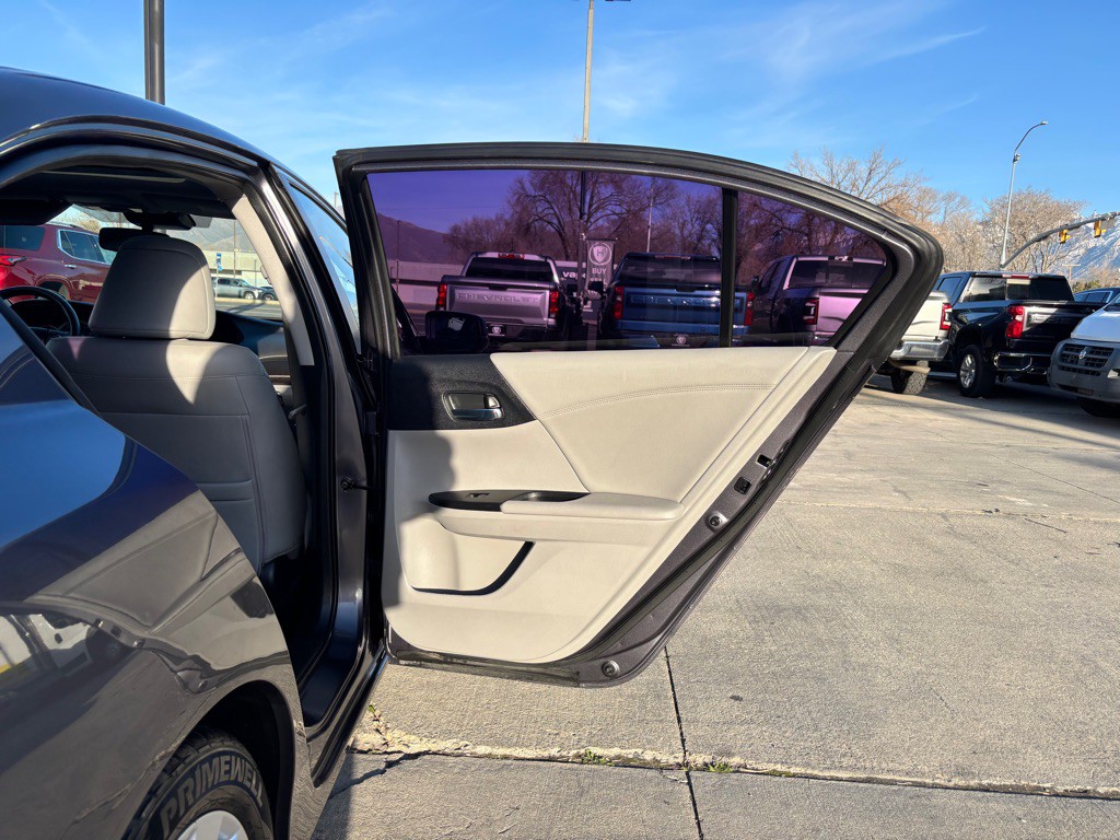 2015 Honda Accord Image 14