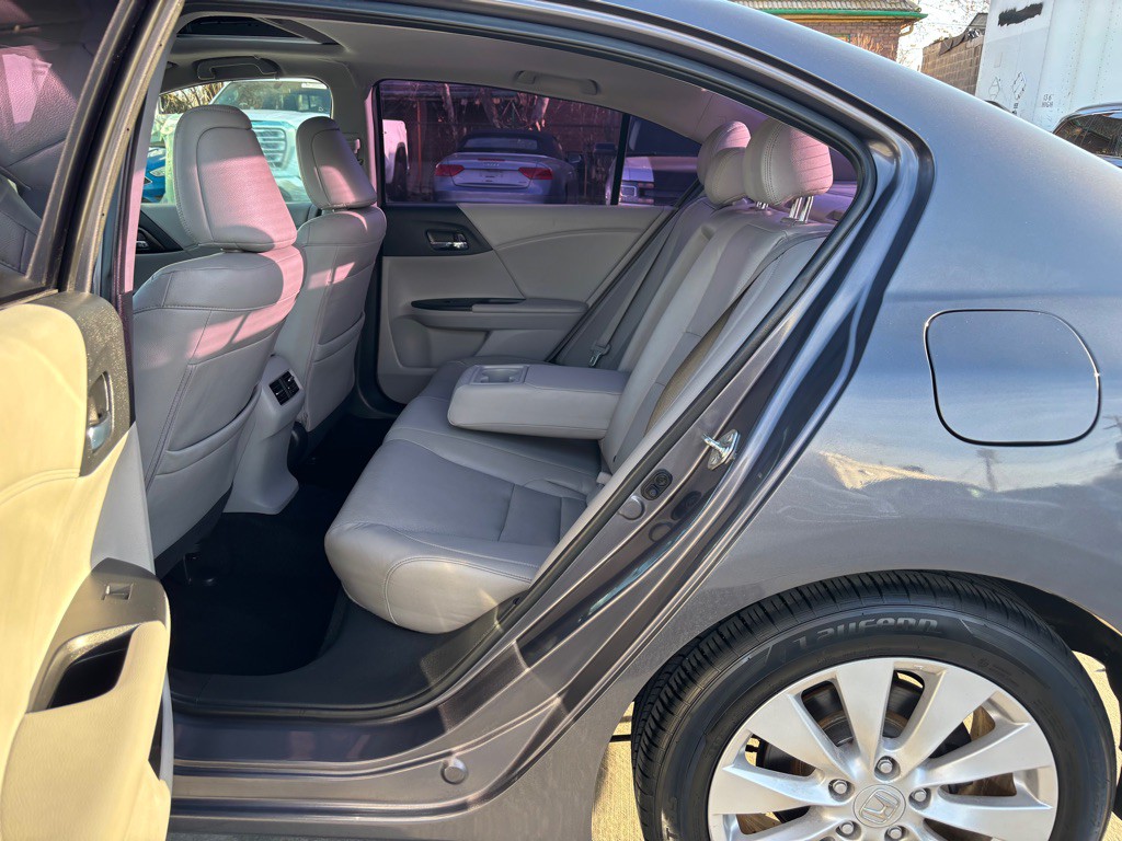 2015 Honda Accord Image 19