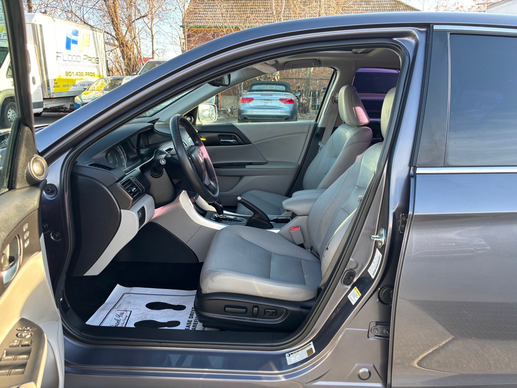 2015 Honda Accord Image 21