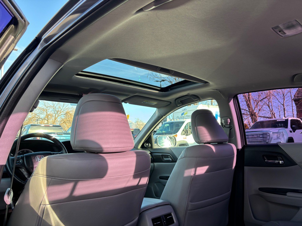 2015 Honda Accord Image 22