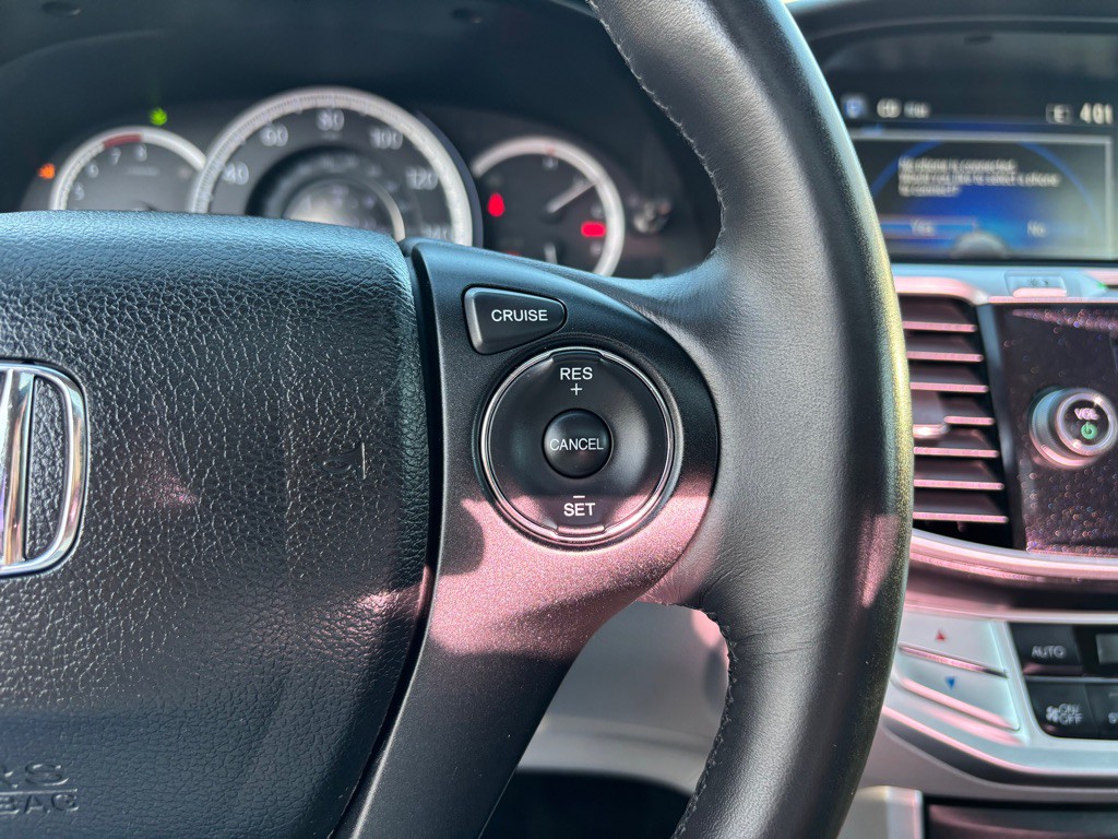 2015 Honda Accord Image 28