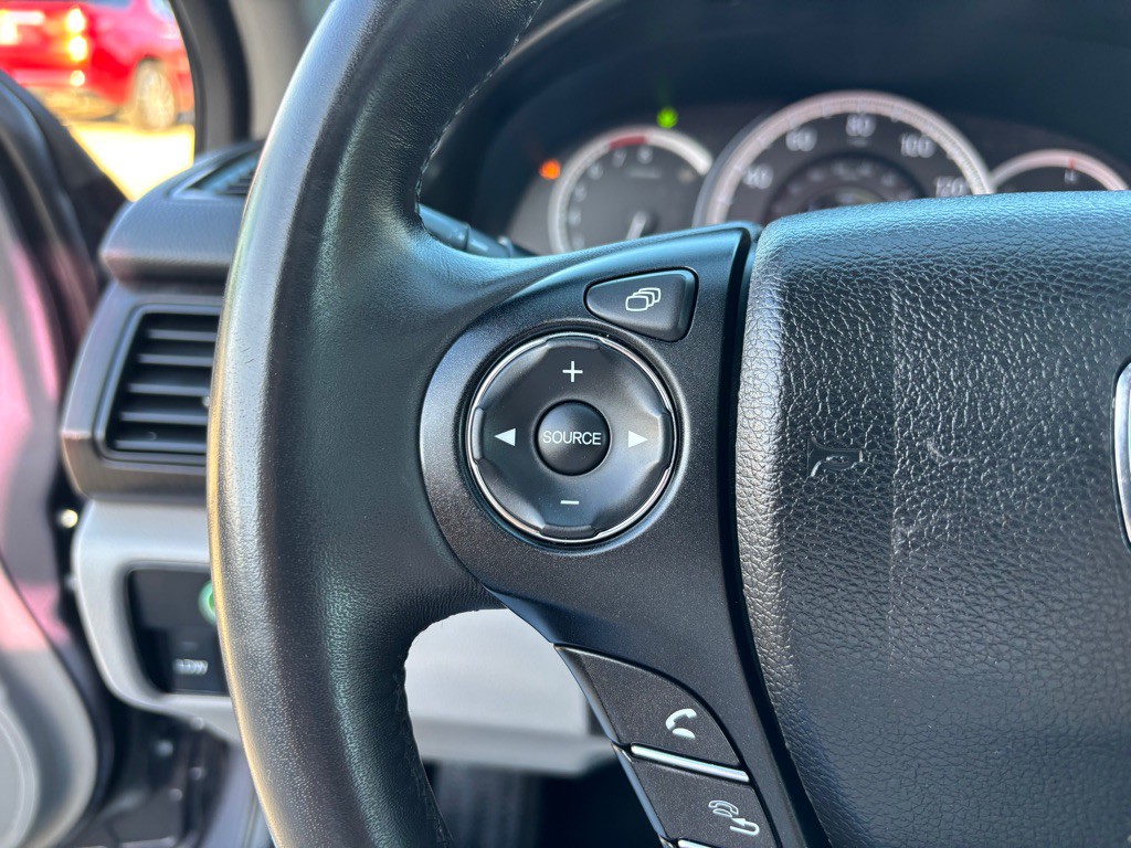 2015 Honda Accord Image 29