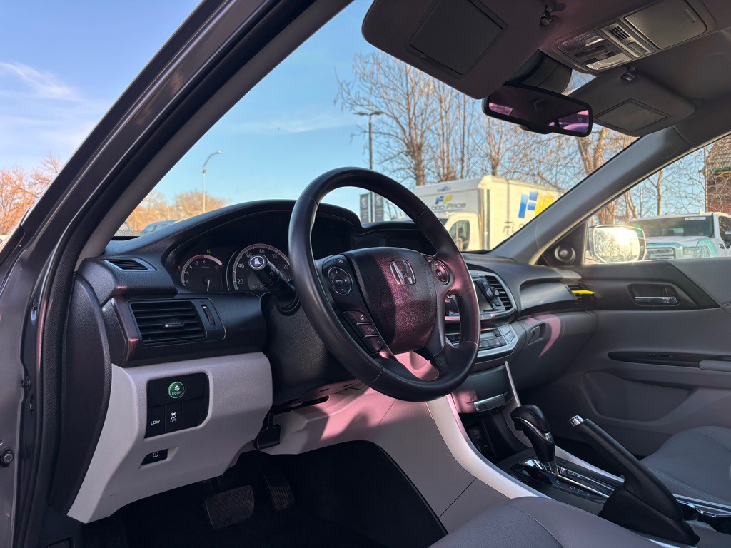 2015 Honda Accord Image 35