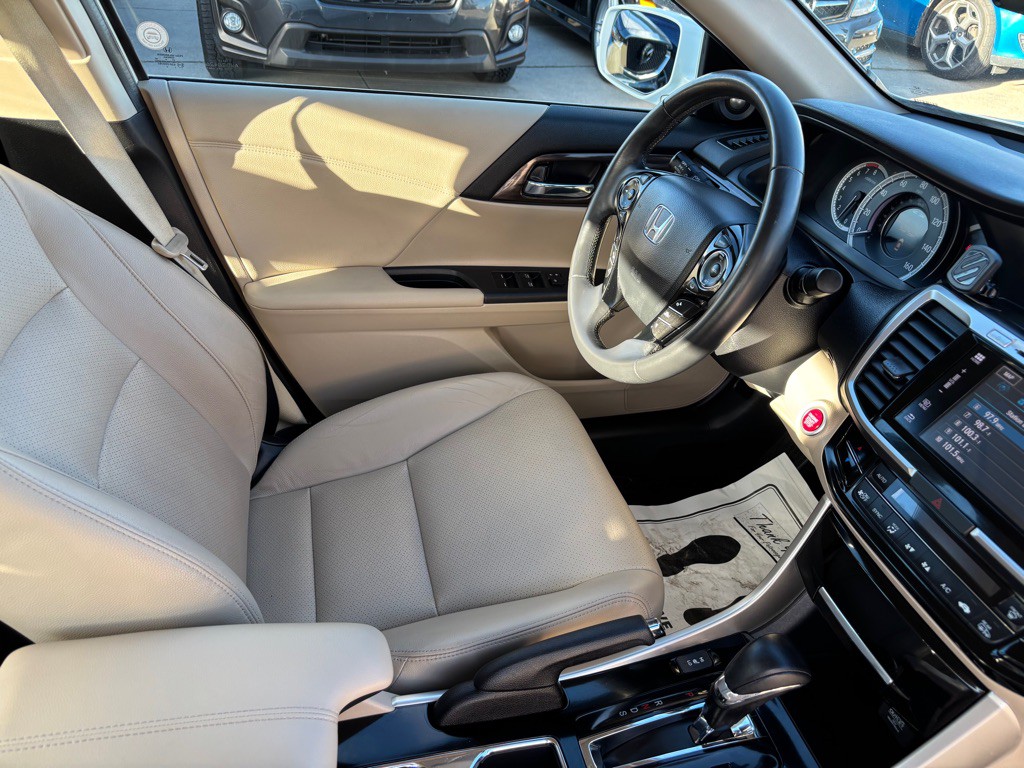 2016 Honda Accord Image 11