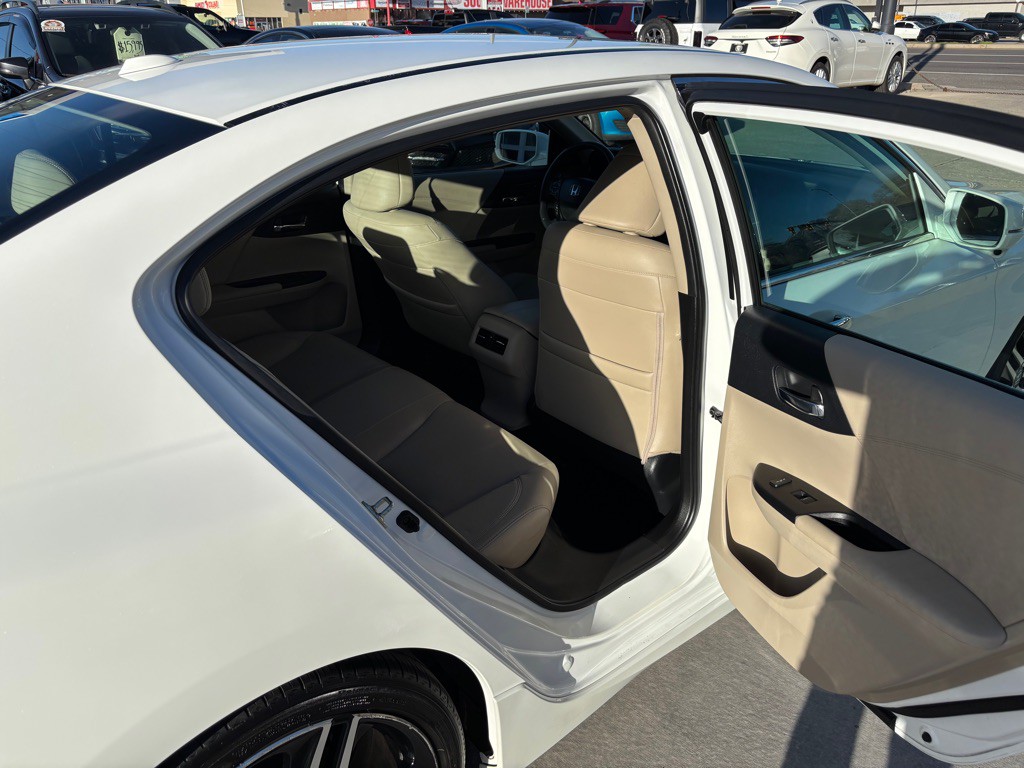 2016 Honda Accord Image 12