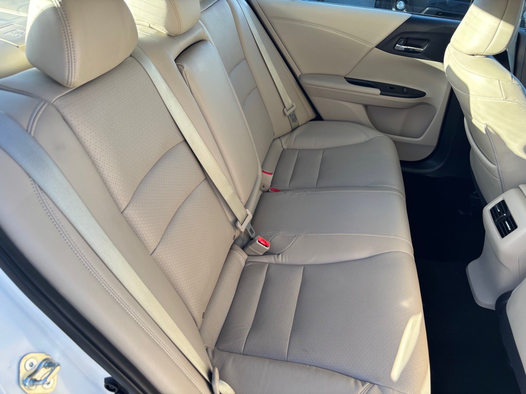 2016 Honda Accord Image 13