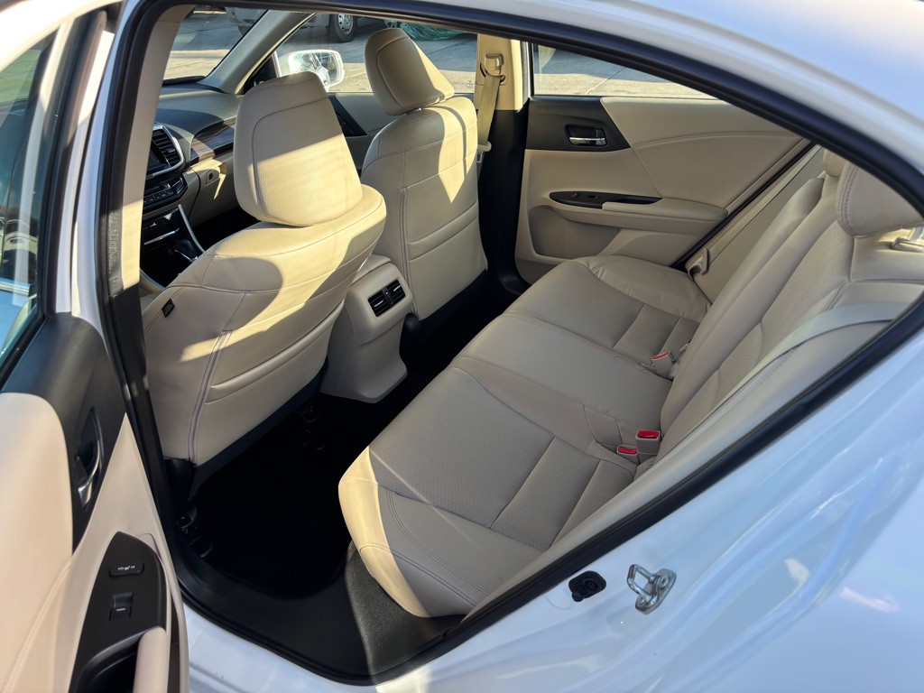 2016 Honda Accord Image 14