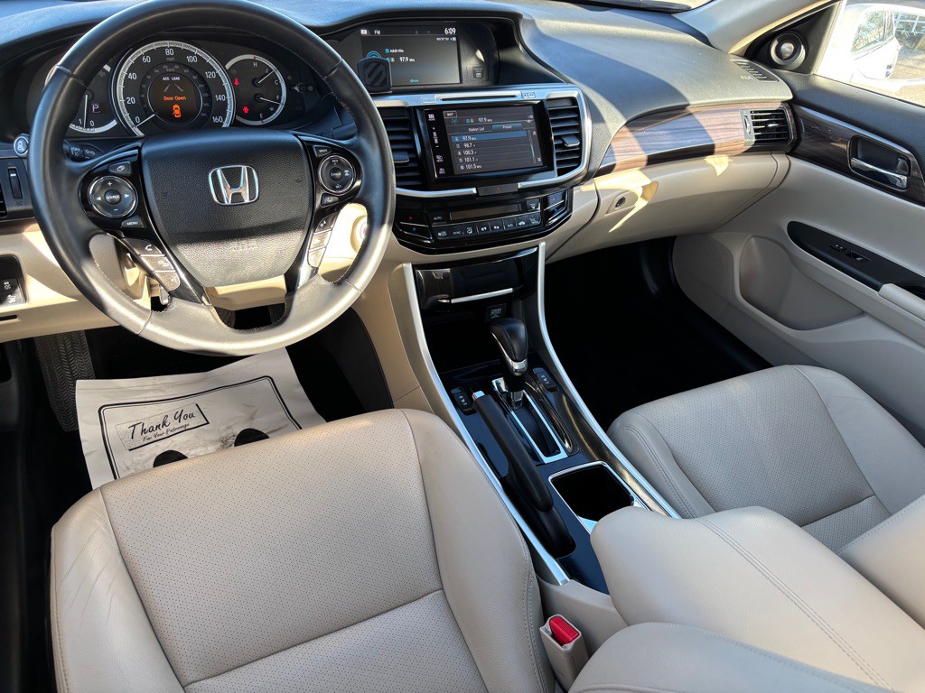 2016 Honda Accord Image 15
