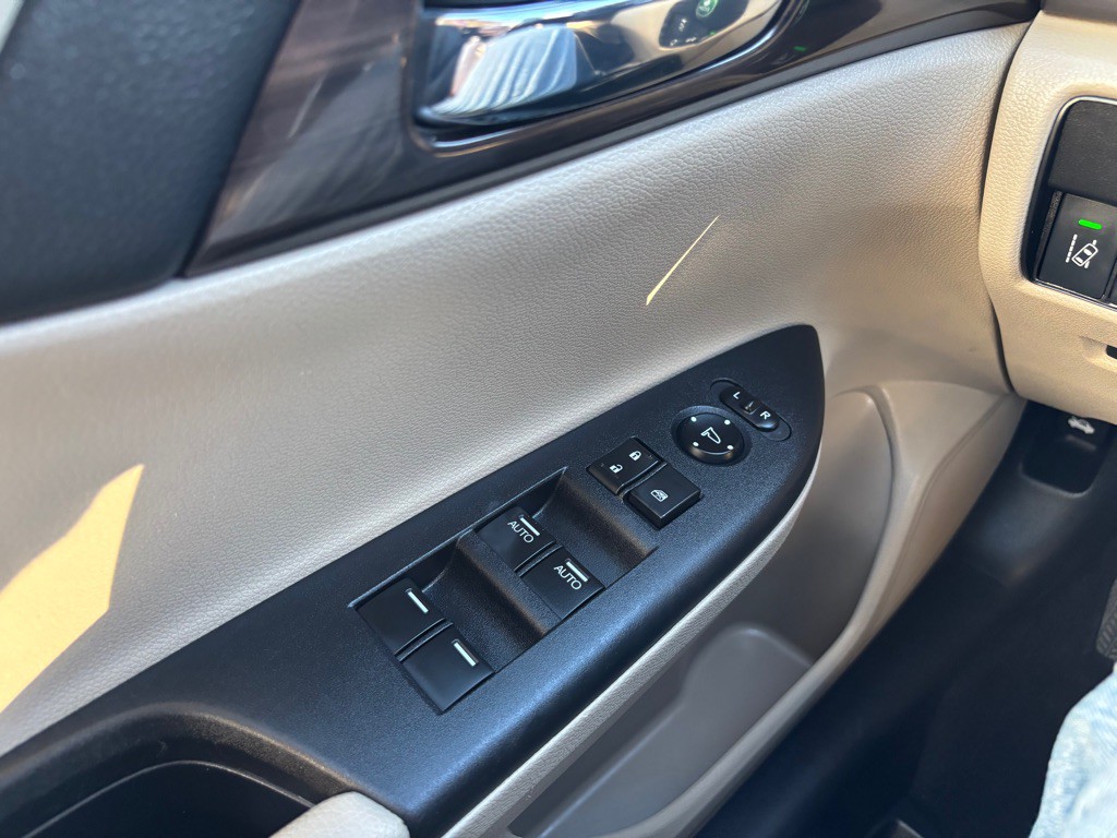 2016 Honda Accord Image 19