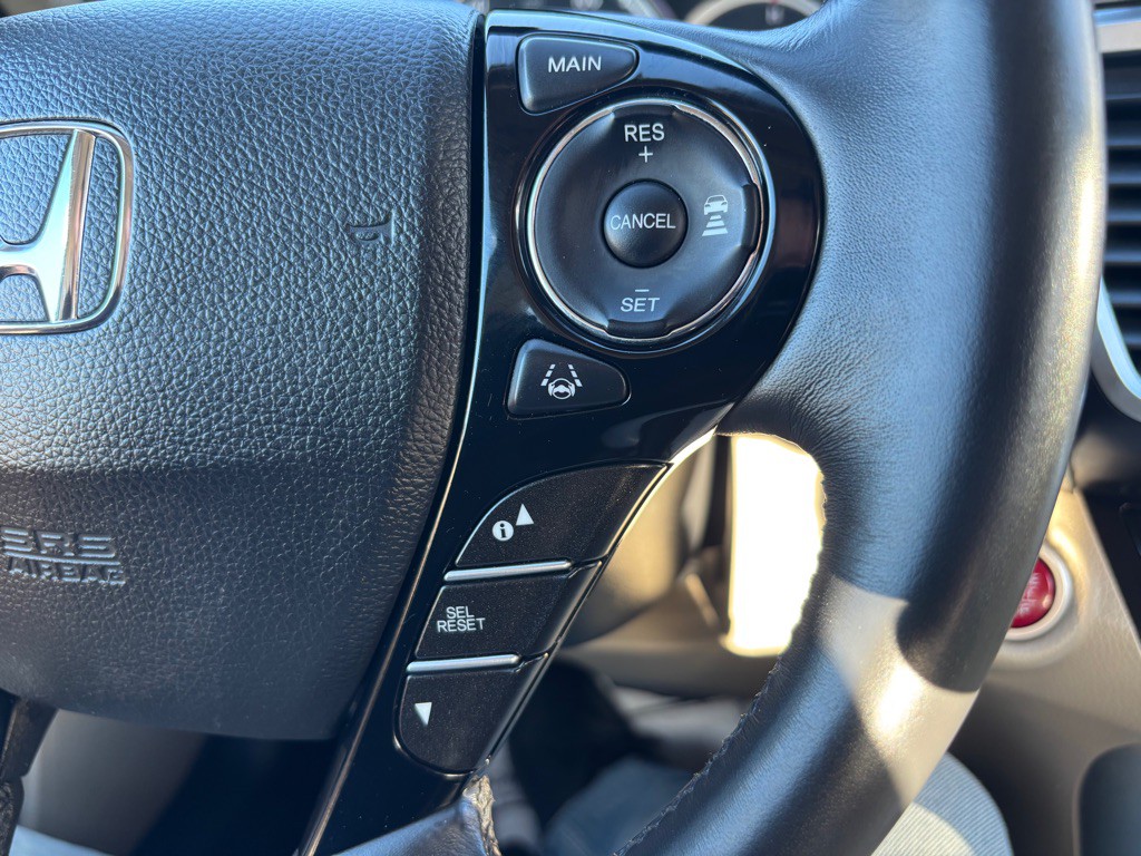 2016 Honda Accord Image 24