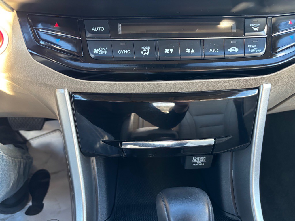 2016 Honda Accord Image 27