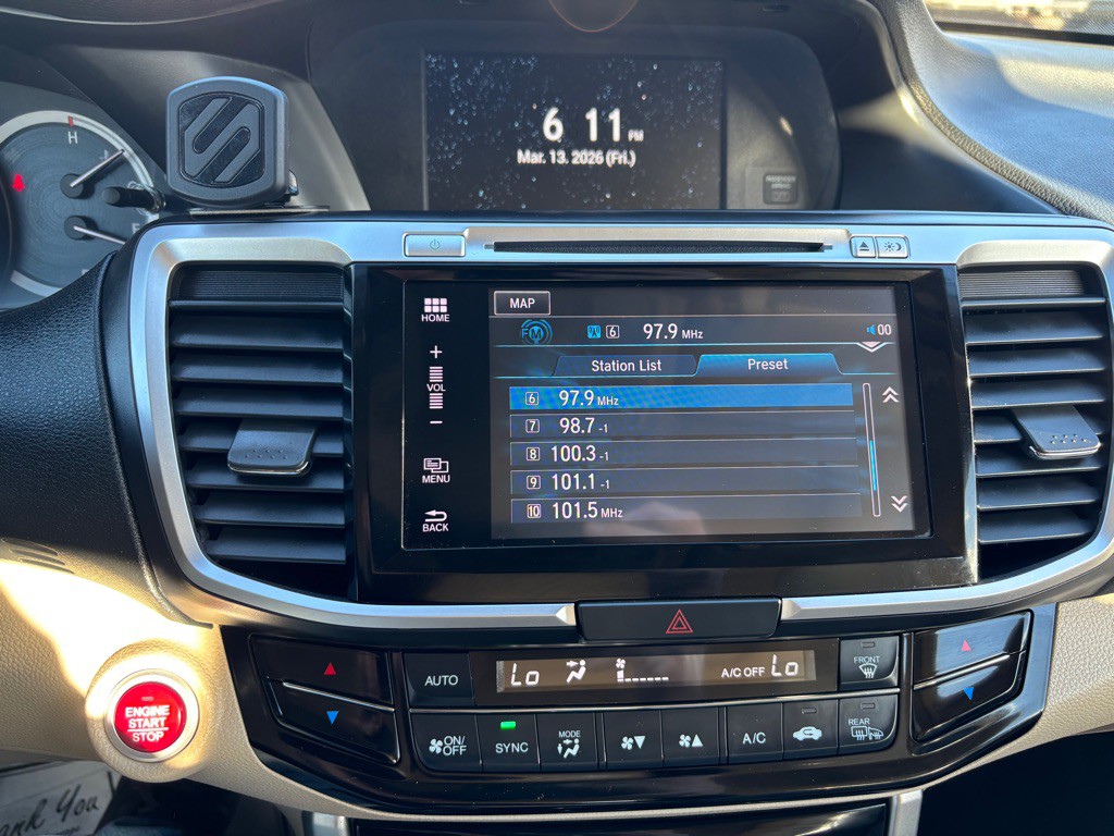 2016 Honda Accord Image 28