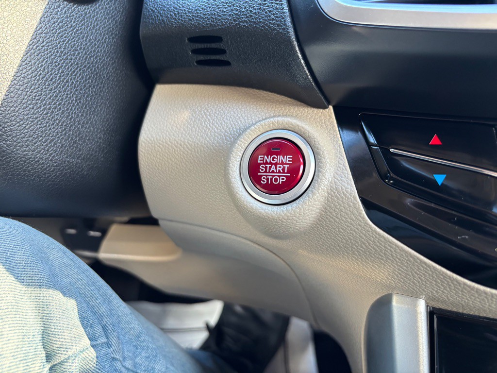 2016 Honda Accord Image 31