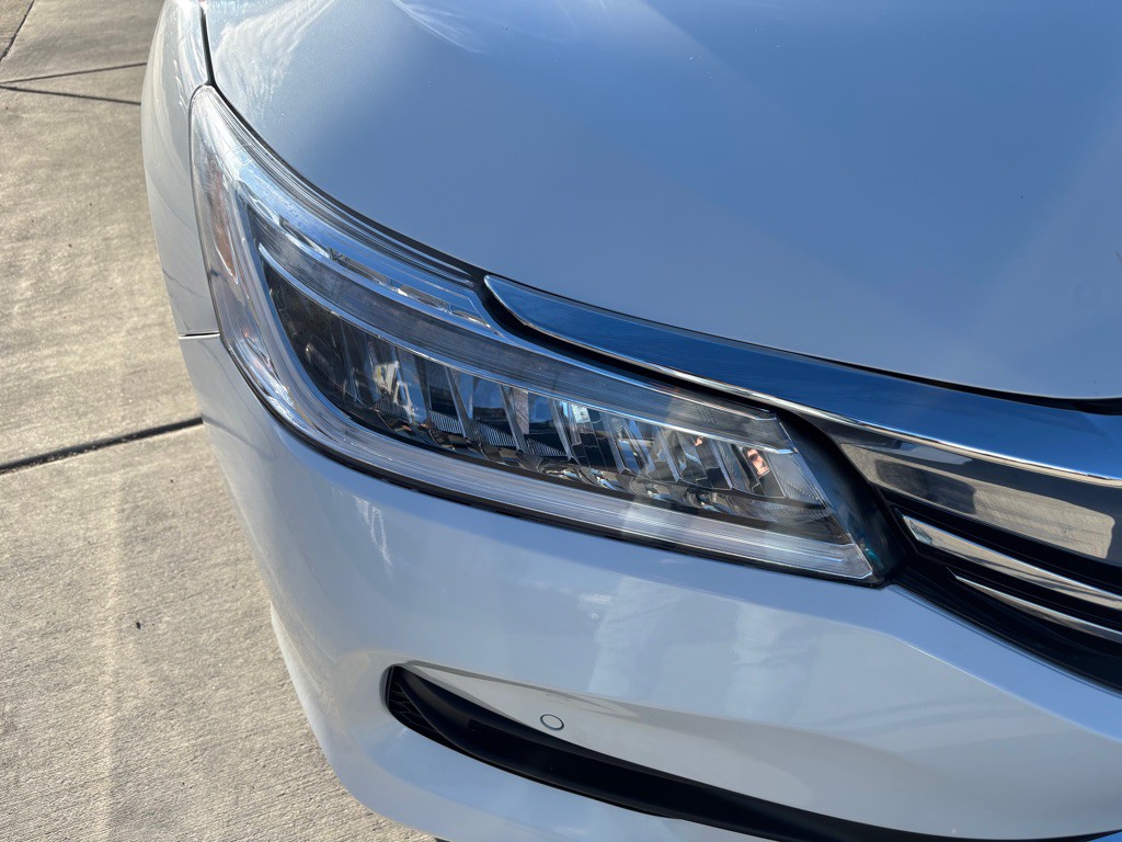 2016 Honda Accord Image 40