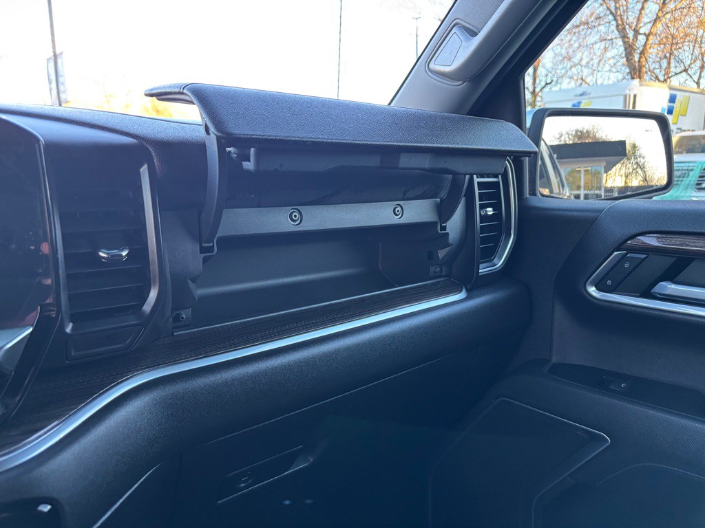 2022 Chevrolet Silverado 1500 Image 32