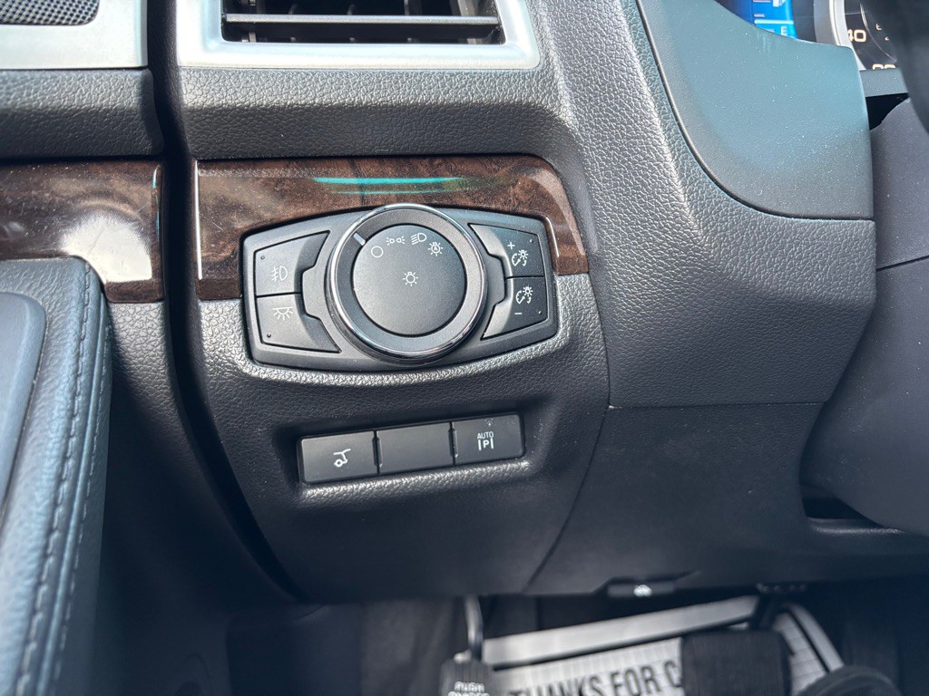 2015 Ford Explorer Image 26