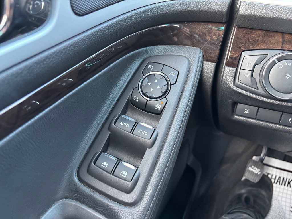 2015 Ford Explorer Image 27
