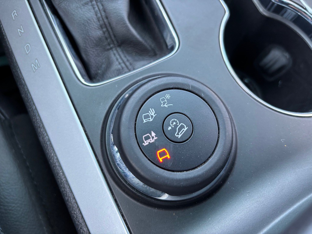 2015 Ford Explorer Image 38