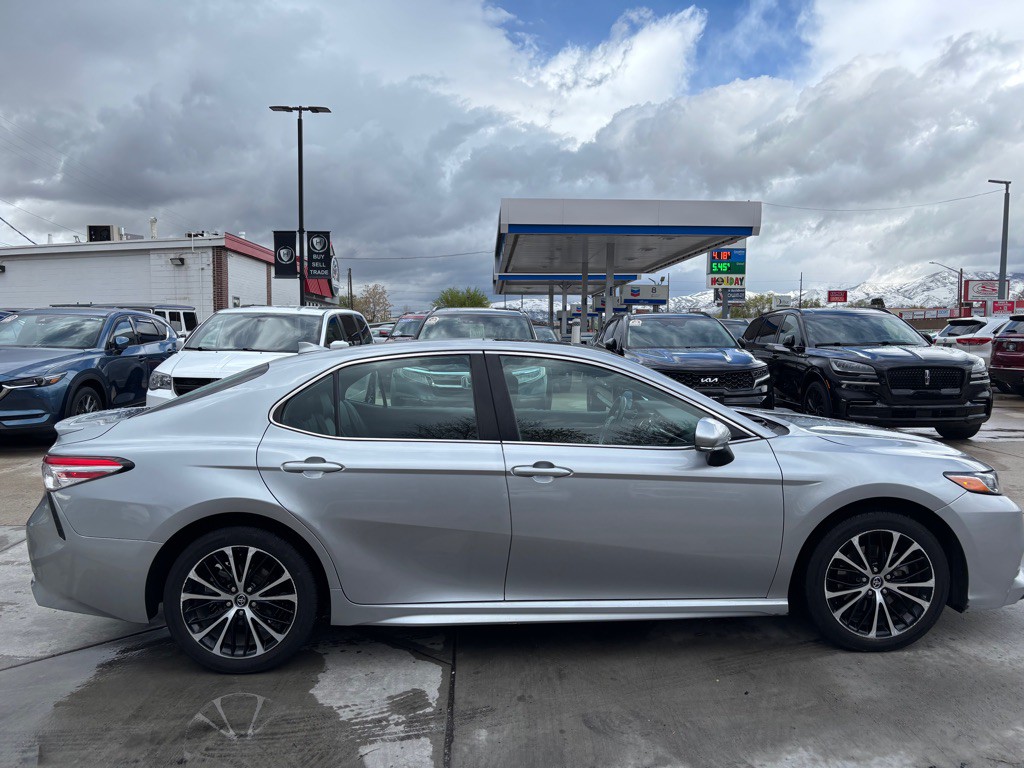 2020 Toyota Camry Image 8