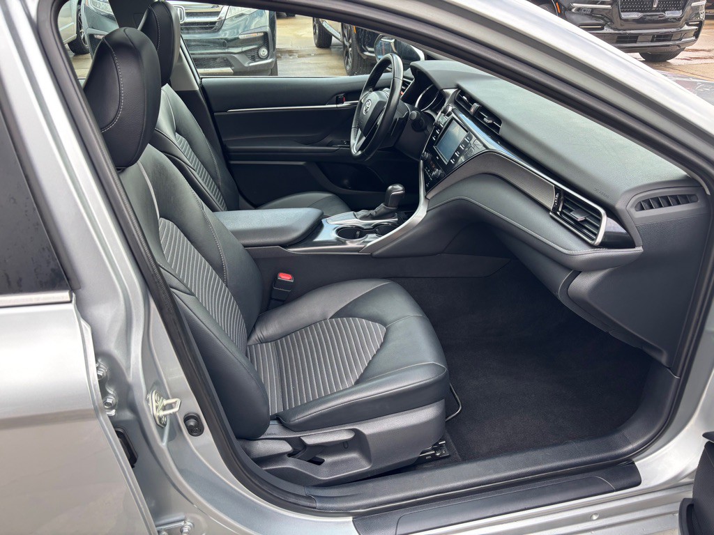 2020 Toyota Camry Image 9