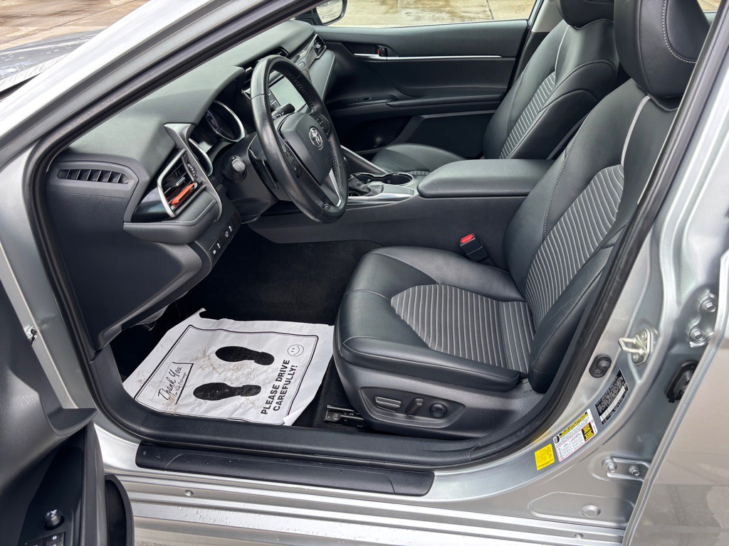 2020 Toyota Camry Image 16