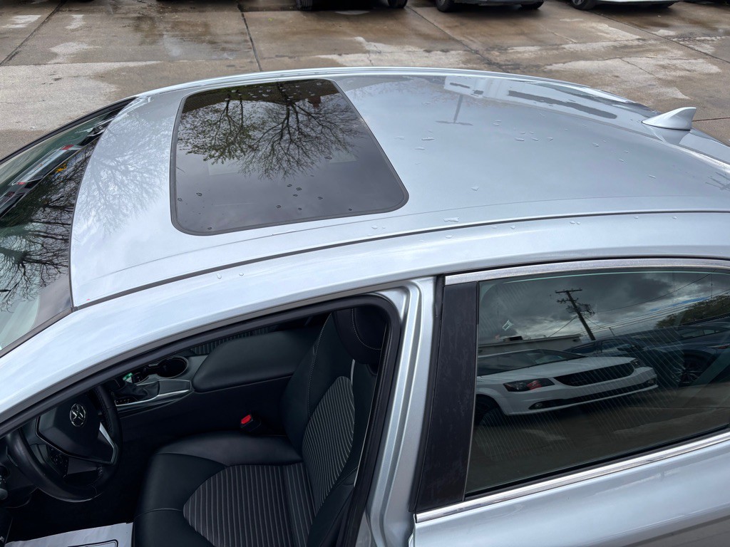 2020 Toyota Camry Image 17