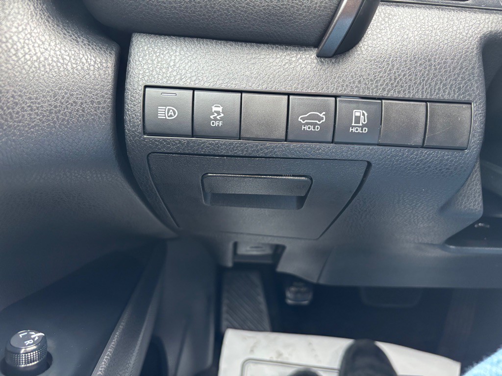 2020 Toyota Camry Image 19