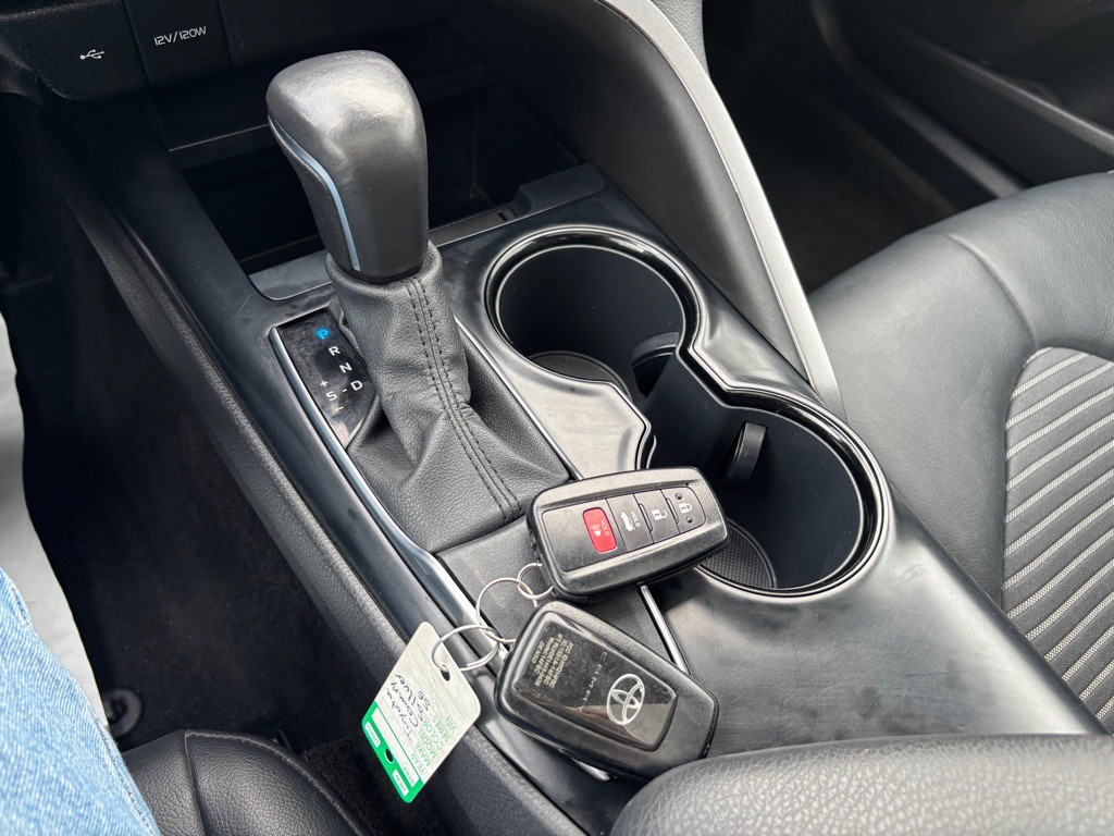 2020 Toyota Camry Image 25