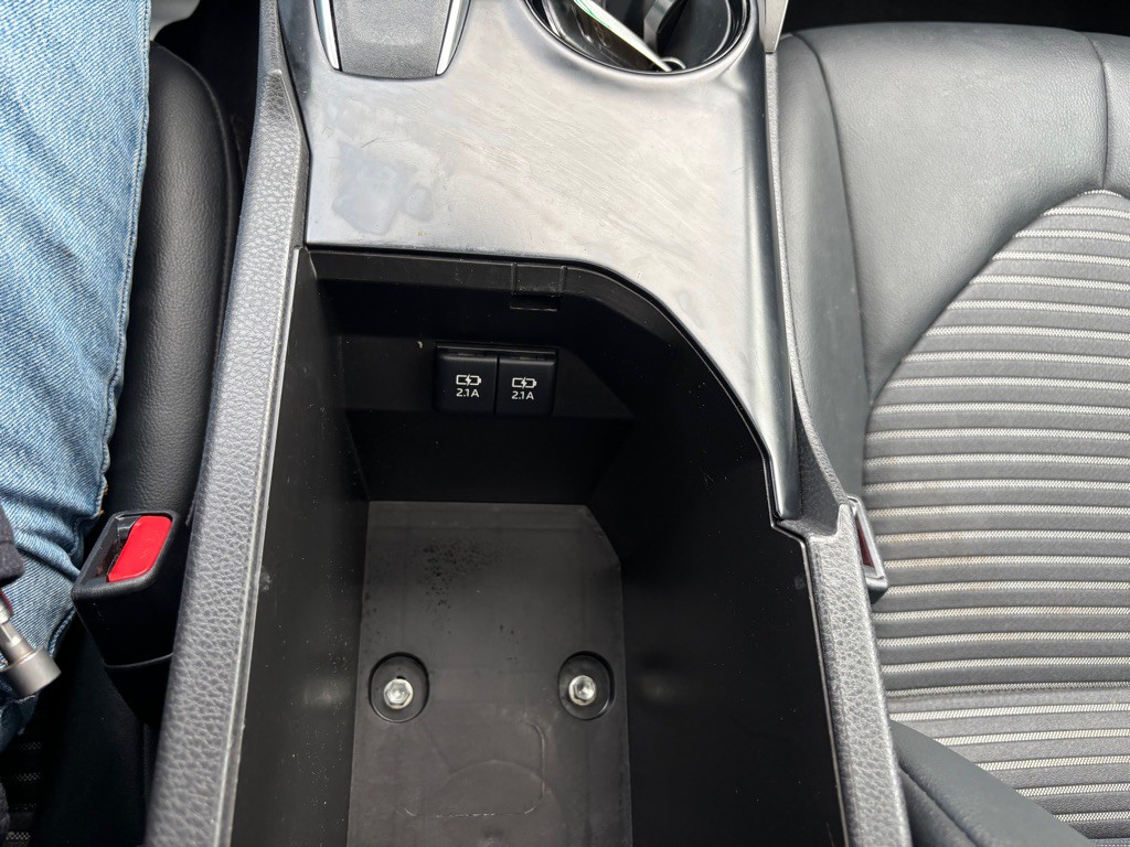 2020 Toyota Camry Image 27