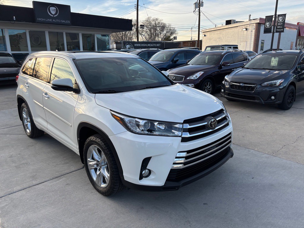 2018 Toyota Highlander Image 1