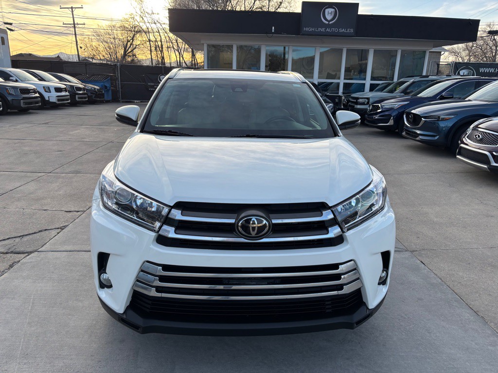 2018 Toyota Highlander Image 2