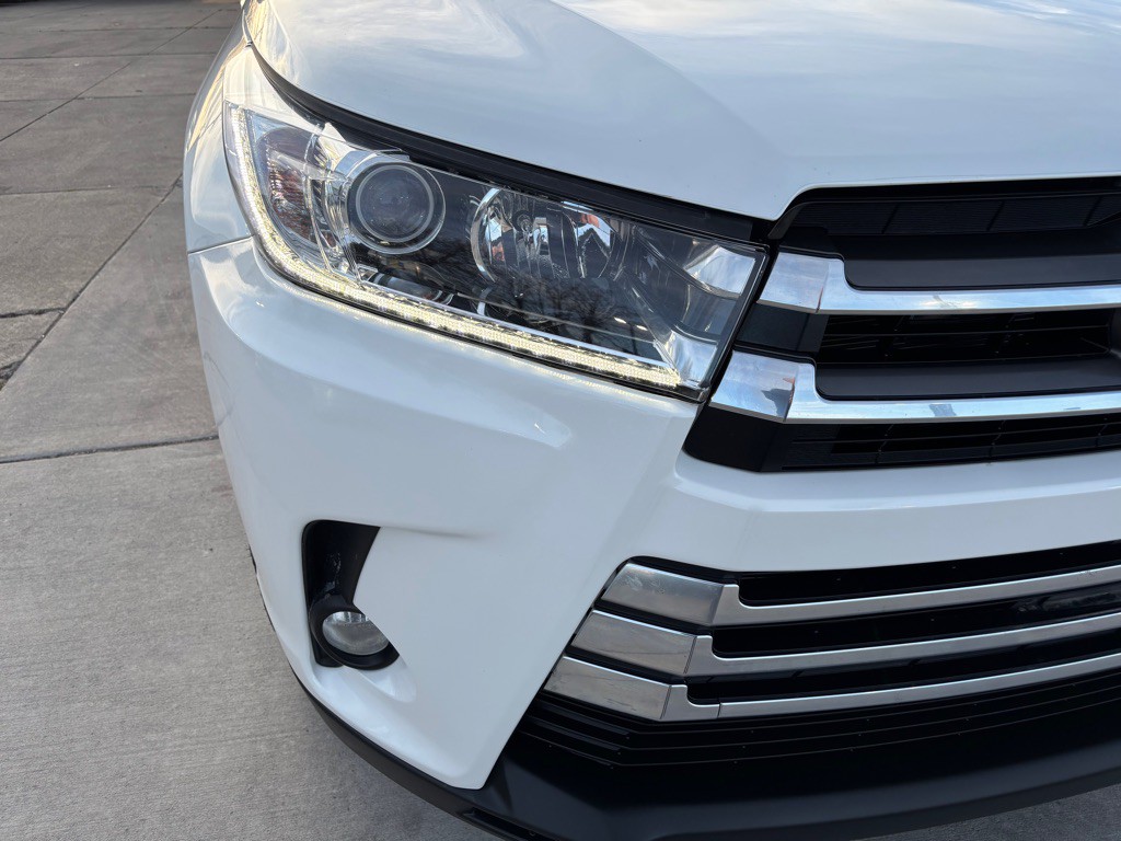 2018 Toyota Highlander Image 43