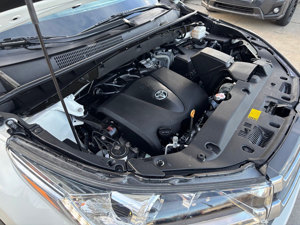2018 Toyota Highlander Image 47