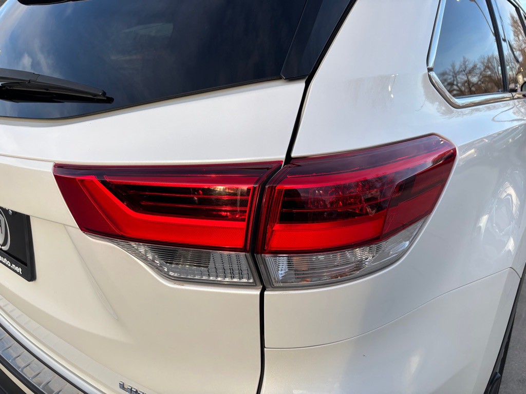 2018 Toyota Highlander Image 53