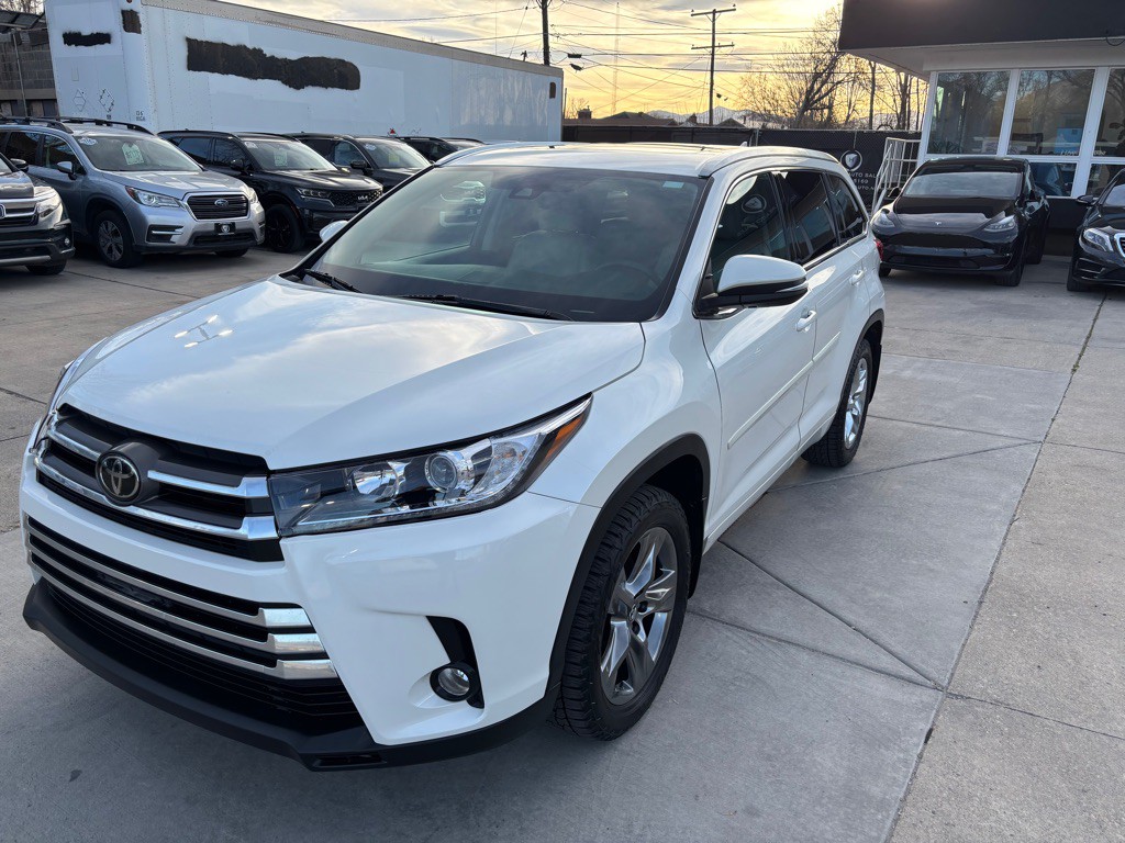 2018 Toyota Highlander Image 3