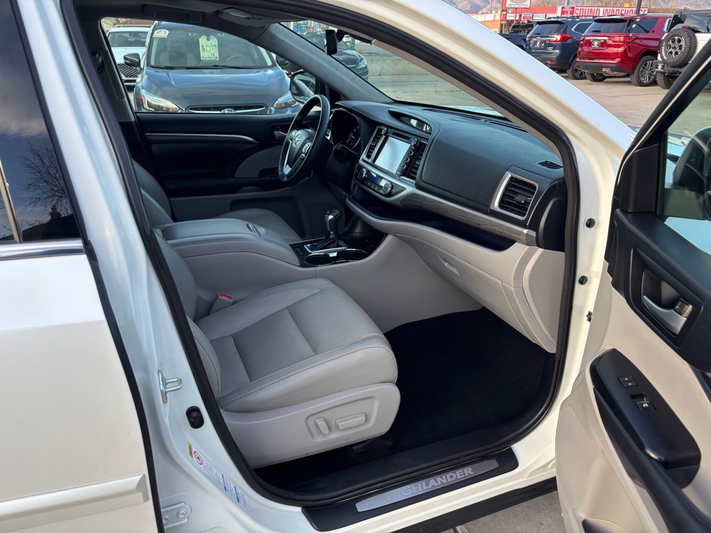 2018 Toyota Highlander Image 9